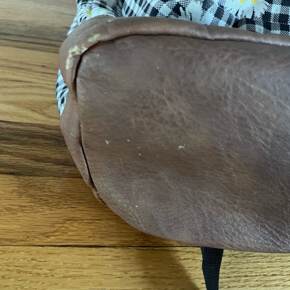Trans by JanSport Checkered Backpack with Daisy Print Preloved - Picture 2 of 4
